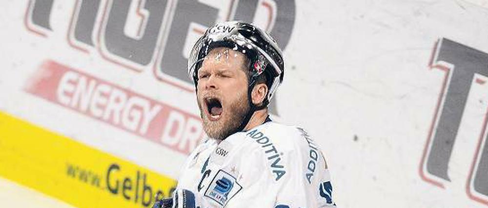 Mann für besondere Momente. Steve Walker hat mit den Eisbären Berlin als Spieler alles erreicht. Jetzt will der 42-Jährige Karriere als Trainer machen.