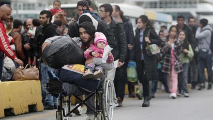 Griechenland, hier der Hafen von Piräus, ist für viele Flüchtlinge das Eintrittstor nach Europa.