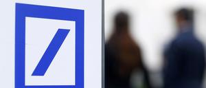 Peinliche Panne. Ein Mitarbeiter der Deutschen Bank soll sich bei einer Überweisung "vertippt" haben.