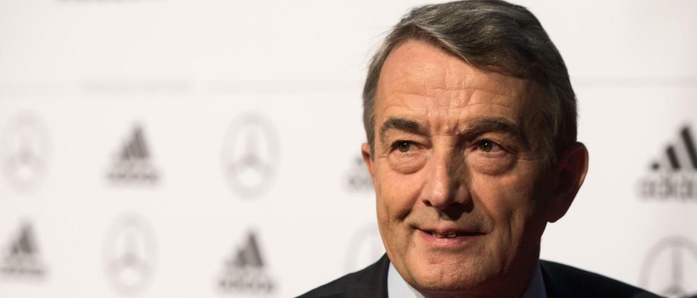 DFB-Präsident Wolfgang Niersbach kann jetzt beides gebrauchen: gute PR und Journalismus, der die Arbeit des DFB-Chefs gut findet