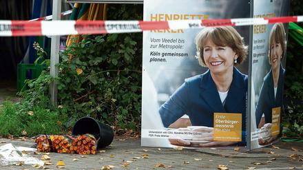 Ein Wahlplakat mit der Kölner OB-Kandidatin Henriette Reker, die am 17.1.2015 mit einem Messer niedergestochen wurde.