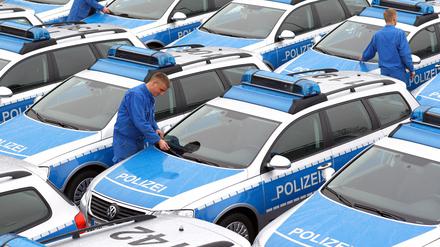 Tausende Streifenwagen der deutschen Polizei müssen aufgrund des VW-Abgasskandals demnächst in die Werkstatt.