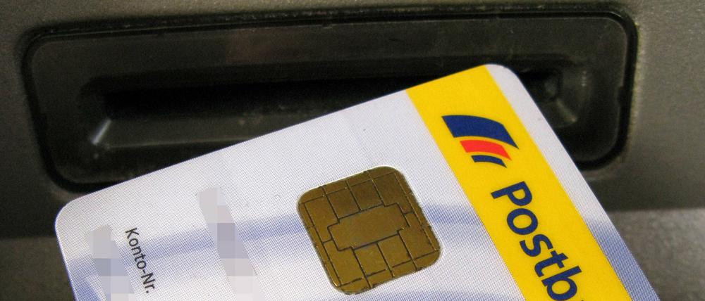 Die Postbank hatte für die Ausgabe einer Ersatz-Bankkarte 15 Euro von einem Kunden verlangt.