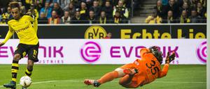 No-Look-Tor: Pierre-Emerick Aubameyang erzielt das 1:0 für Borussia Dortmund gegen den FC Augsburg.