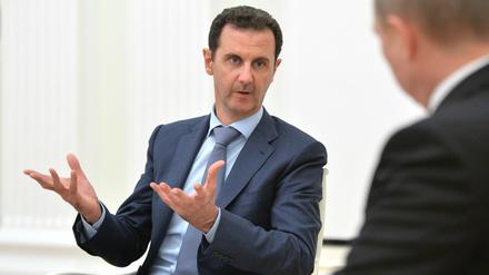 Steht nach Meinung des Westens einer Lösung im Syrien-Konflikt im Weg: Diktator Baschar al Assad, hier beim Besuch in Moskau mit Präsident Wladimir Putin.