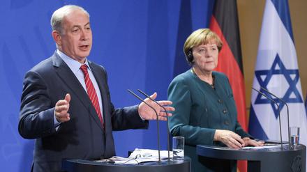 Bundeskanzlerin Angela Merkel (CDU) und Israels Ministerpräsident Benjamin Netanjahu geben am 21.10.2015 im Kanzleramt in Berlin eine gemeinsame Pressekonferenz.