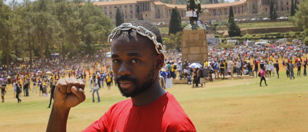 Südafrikaner demonstrieren in Pretoria gegen die Erhöhung der Studiengebühren.  
