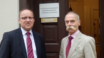 Pfarrer Ulrich Barniske (li) und Peter Laborenz (re.) von der Bethlehemsgemeinde.