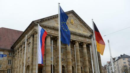 Für eine effektive Russland-Poltik: Nicht Deutschland allein sollte Verantwortung für die europäische Russland-Politik tragen. Vielmehr müsste das EU-Außenministeramt ohne Rücksicht auf die im Europäischen Rat vertretenen Regierungen Entscheidungen treffen können.