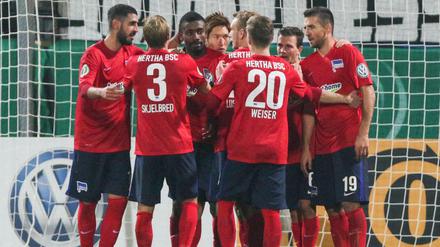 Verhaltener Jubel bei Hertha, ist ja auch ein bisschen zu gehen bis zum Pokalfinale.
