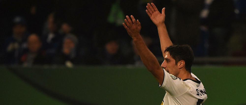 Lars Stindl bejubelt seinen ersten Treffer.
