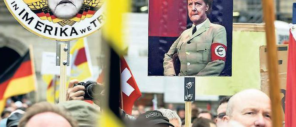 Aufmarsch der Rechthaber. Pegida-Demonstranten in Dresden.