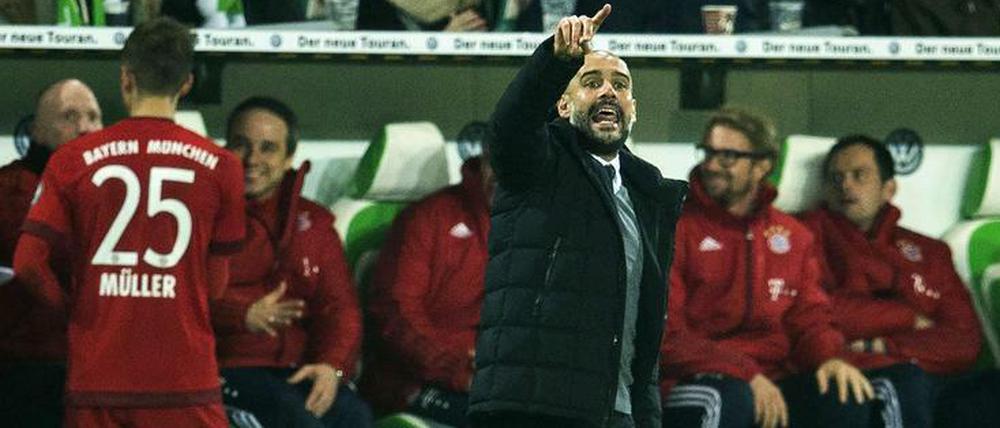 Ist ihm die Bundesliga zu langweilig? Pep Guardiola wird immer wieder mit einem Klub in England in Verbindung gebracht.