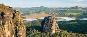 Fernsicht. Die Sandsteinfelsen im Nationalpark Sächsische Schweiz locken nicht nur Kletterer. 