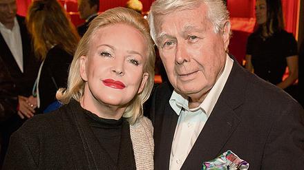 Die Sängerin und Schauspielerin Angelika Milster und der österreichische Schauspieler, Regisseur und Intendant Peter Weck bei der Verleihung des Deutschen Musical Theater Preises in Berlin. Weck erhielt dort den Ehrenpreis.