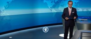 Nicht zu fassen, Jan Hofer hat Beine! Seit der "Tagesschau" am 25. Oktober 2015.
