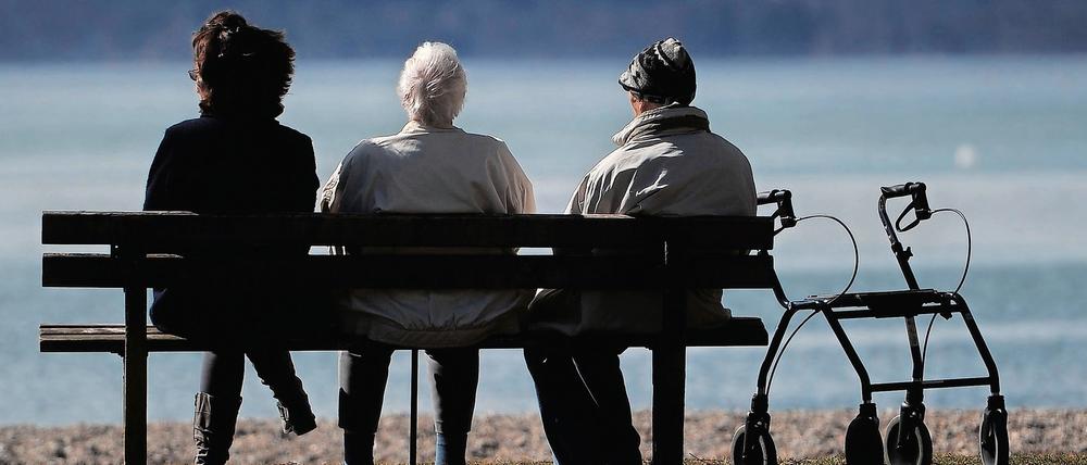 In Berlin leben rund 112 500 Menschen, die wie die Eltern von Petra Kleinod Pflege brauchen.