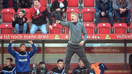 Wegweisend. Seit seiner Verpflichtung hat Stefan Effenberg mit Paderborn zwei Spiele in der Zweiten Liga gewonnen. 
