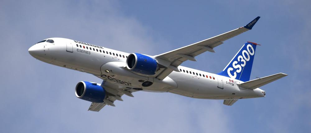 Bombardiers CS-300 Flugzeug auf der Internationalen Flugshow in Paris im Juni 2015.