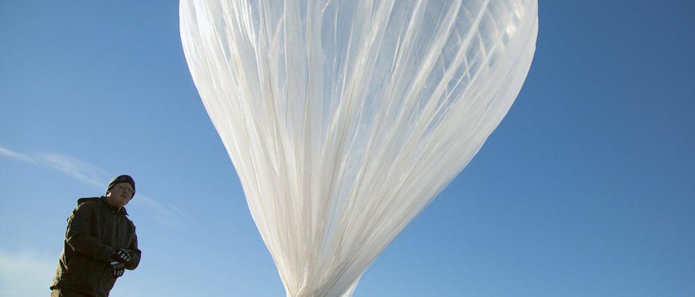 Google will Regionen ohne Internetanschluss aus Ballons in 20 Kilometer Flughöhe mit einem Netzzugang versorgen.