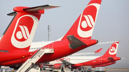 Der Mutterkonzern von Air Berlin, Etihad, will wegen des Streits um Gemeinschaftsflüge vor Gericht ziehen.