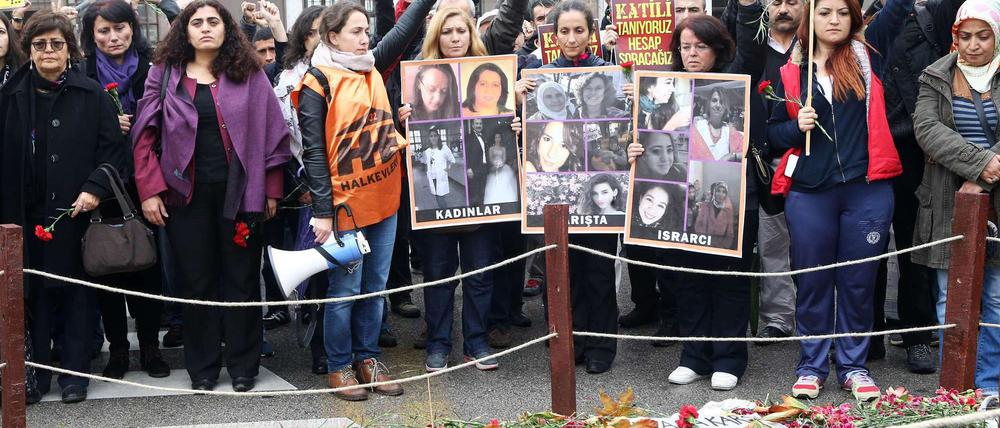 Die türkischen Behörden machen den IS für den Anschlag in Ankara am 24. Oktober verantwortlich, bei dem 102 Menschen starben. 