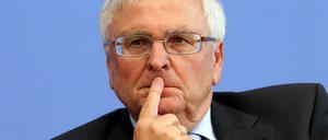 Theo Zwanziger will ofenne Fragen in der internen DFB-Untersuchung durch die Wirtschaftskanzlei Freshfields beantworten.