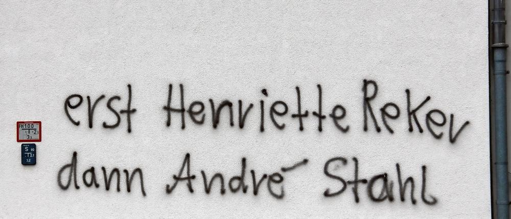 Dieser Schriftzug fand sich an der Wand der früheren Kanzlei des Linke-Politikers André Stahl.