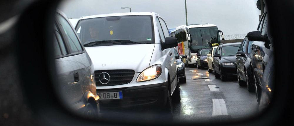 Stau auf der A100.