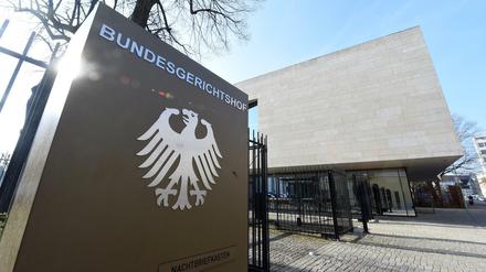 Einfahrt zum Bundesgerichtshof in Karlsruhe. 