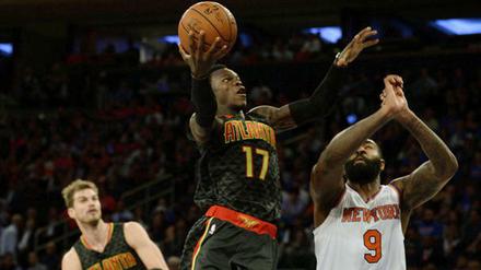 Dennis Schröder auf dem Weg zum Korb. In New York erzielte der Deutsche 13 Punkte für seine Atlanta Hawks.