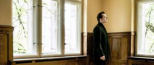 Den Blick in die Natur gerichtet: Andris Nelsons