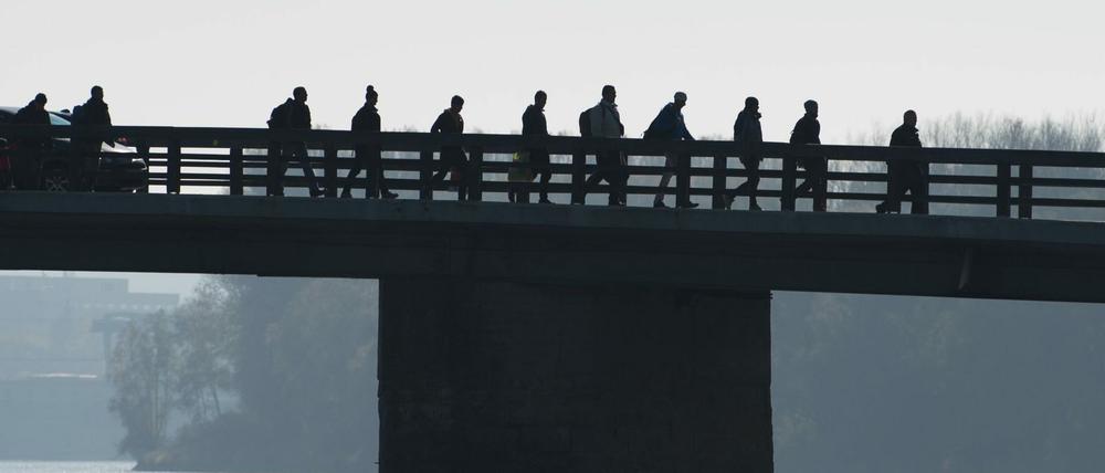 Österreich verlangt ein "Ende der Einladungspolitik" für Flüchtlinge und mahnt Deutschland. 