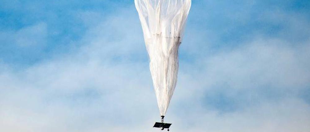 Flieg, Internet, flieg. Ein Google-Ballon mit Transponder