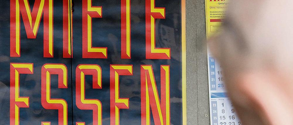 Ein Schild der Initiative Mieten-Volksentscheid, aufgenommen am Kottbusser Tor im Juni 2015.