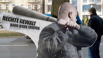 Rechte Gewalt gegen Flüchtlinge nimmt zu.