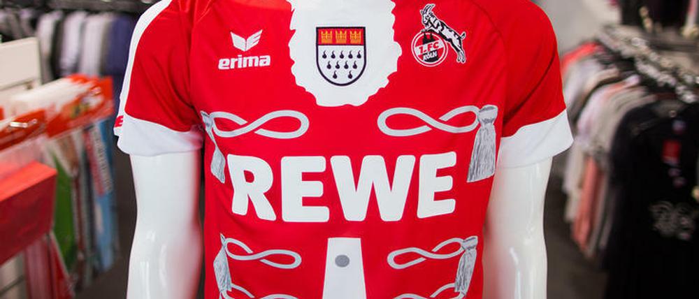 Schlechter Scherz? So sieht das diesjährige Karnevalstrikot der Kölner aus. Die FC-Fans hassen es.