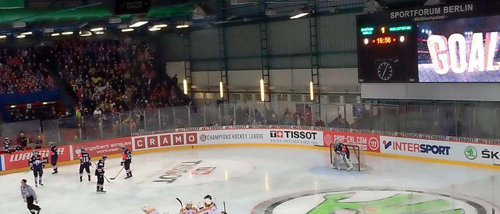 Das war der erste Schwedenstreich. Und vier legten sie dann noch nach, die Mannen aus Skelleftea.