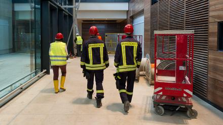 Der BER macht wieder Mal von sich reden. Nun geht es um falsche Experten für den Brandschschutz.