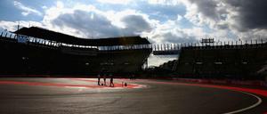 Formel 1 im Baseballstadion. Kann man mal machen.