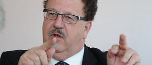 Hans-Joachim Fuchtel ist Staatssekretär im Bundesministerium für wirtschaftliche Zusammenarbeit und Entwicklung und zuständig für die Deutsch-Griechische Versammlung