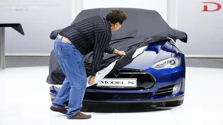 Kratzer am Lack. Tesla hat den Verlust von 75 auf 230 Millionen Dollar ausgebaut.