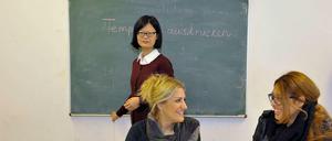 Deutschunterricht für die "Ladies": Konzentration liegt in der Luft. 