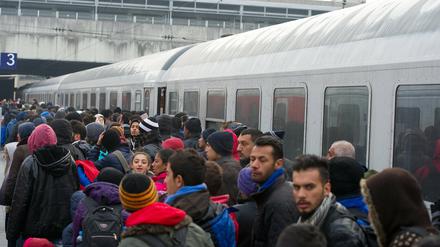 Flüchtlinge am Bahnhof von Passau.