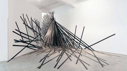 Schwarz und luftig. Eins der Ausstellungsobjekte.