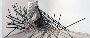 Schwarz und luftig. Eins der Ausstellungsobjekte.
