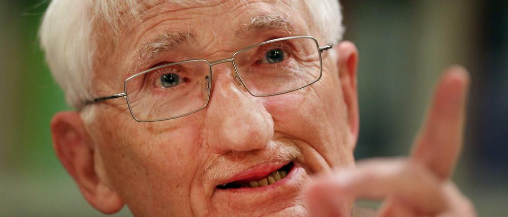 Jürgen Habermas 2012 bei einer Pressekonferenz im Heinrich-Heine-Institut in Düsseldorf. 