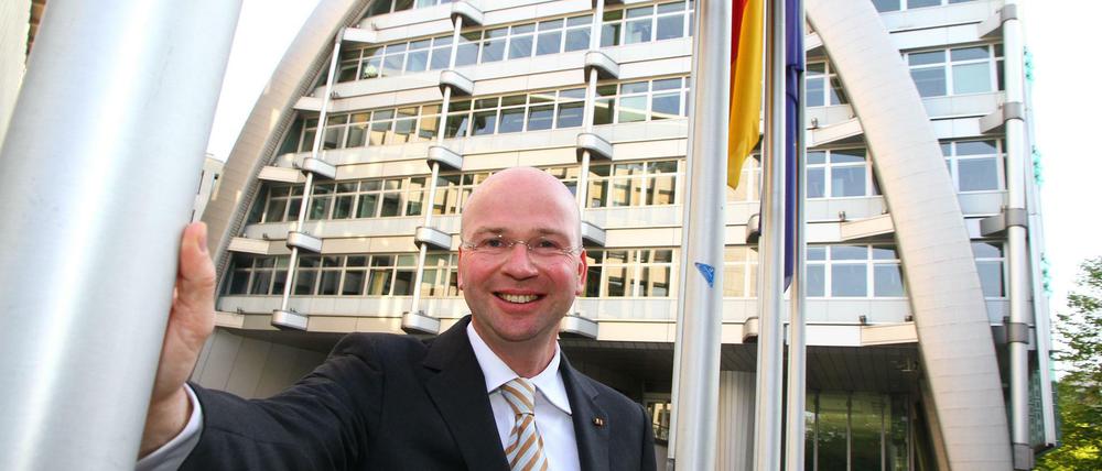 Markus Voigt, Präsident des Vereins Berliner Kaufleute und Industrieller (VBKI) vor dem Ludwig Erhard Haus.