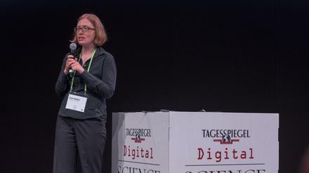 Dr. Anne Baillot
