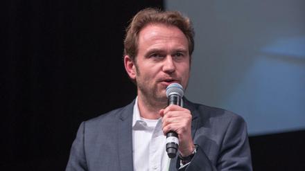 Prof. Dr. Julian M. Kawohl